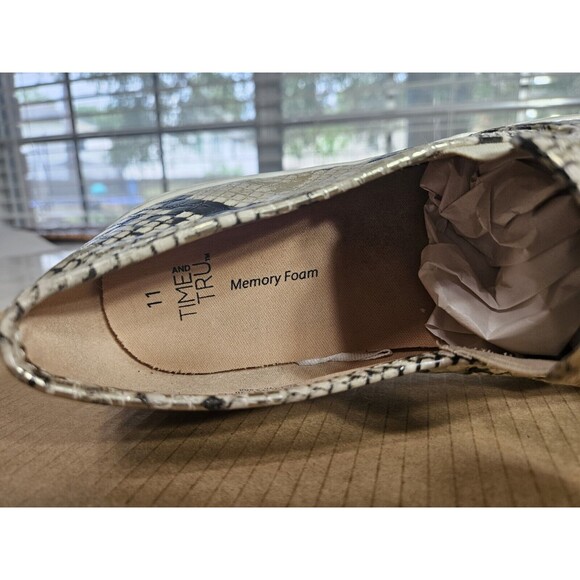 Time and True Memory Foam Round Toe Size 11 Slip On Women Shoes New - Picture 7 of 8